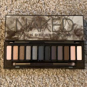 NIB Urban Decay Naked Smoky Palette
